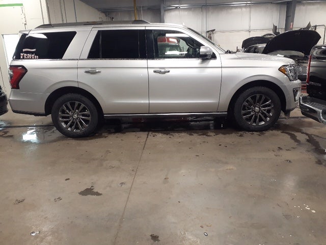 Midland Lincoln Collision Center Interior